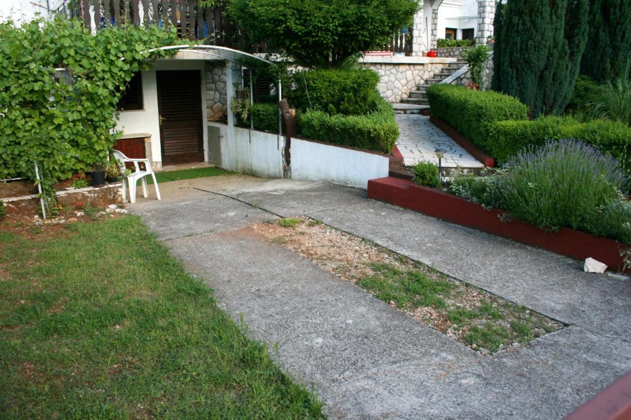Apartments With A Parking Space Njivice, Krk - 5320 Luaran gambar